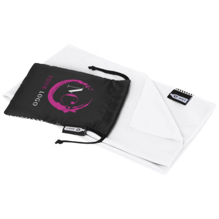 Serviette de sport personnalisée rafraîchissante en PET recyclé Raquel avec pochette